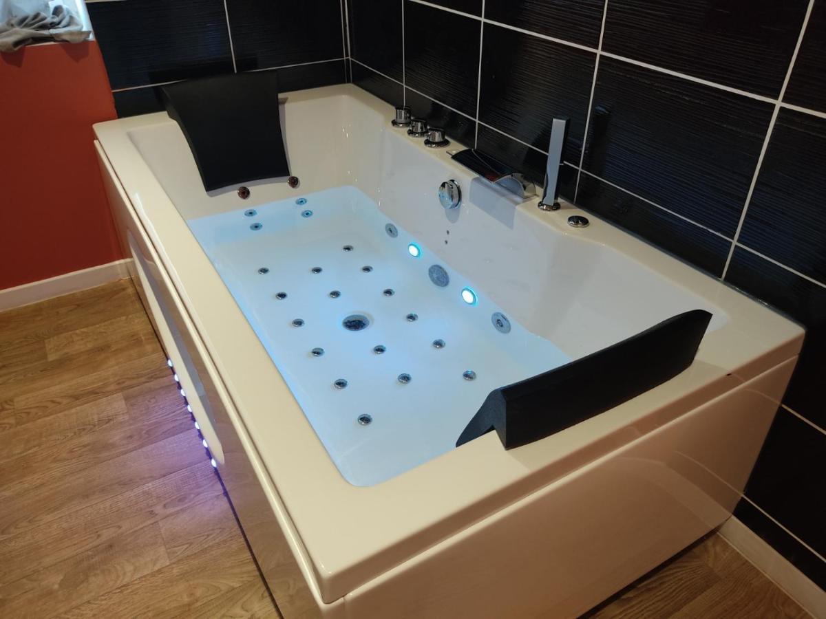 Ng Suitehome - Lille I Roubaix Centre I Coq Francais - Balneo - Netflix - Wifi Exterior foto